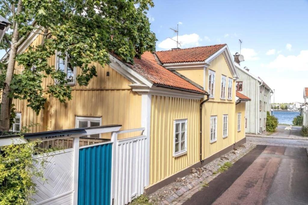 Central Laegenhet I 1700-Talshus Västervik Exterior foto
